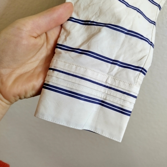 Lafayette 148 New York Striped Pintuck Button-Down Blouse Sz M - Picture 6 of 9